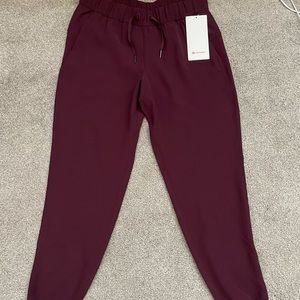 Lululemon On the Fly Jogger Woven